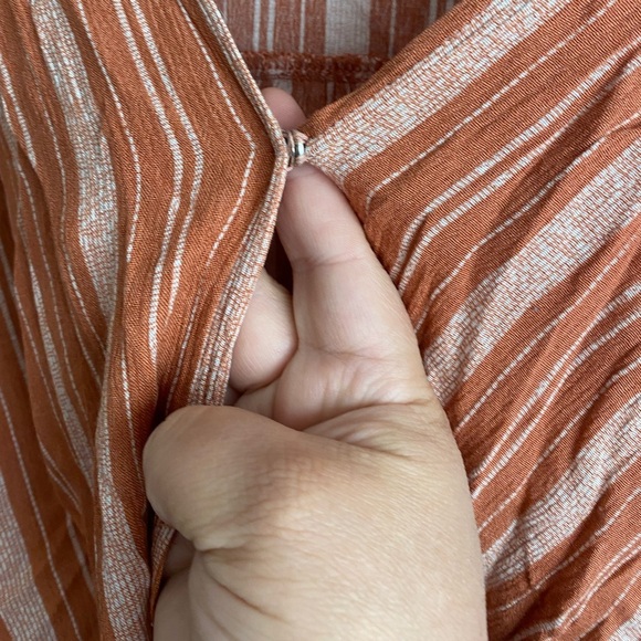 💥Millibon Striped V-Neck Women's Top M - Picture 5 of 8